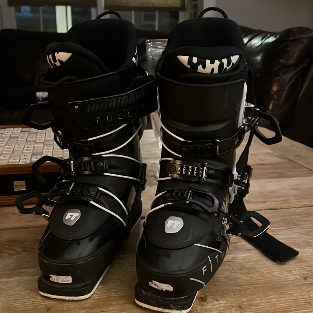 Full Tilt Plush 4 size 26/26.5 Women’s ski boot